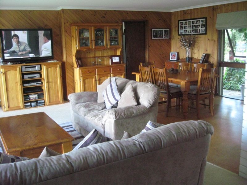 5 Sixteenth Avenue, Eden Park VIC 3757