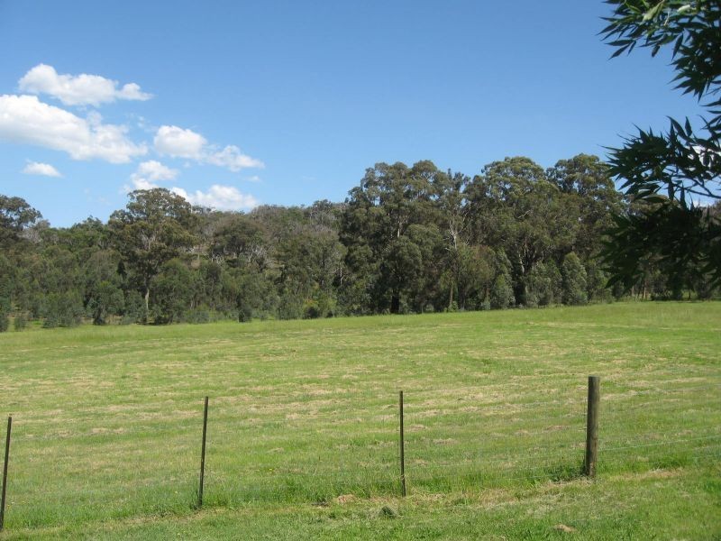 100 Seventeenth Avenue, Eden Park VIC 3757