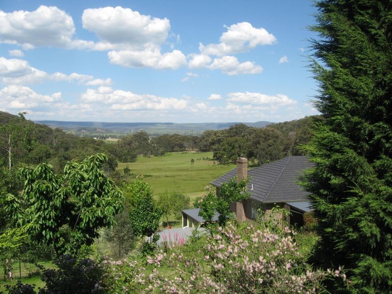 100 Seventeenth Avenue, Eden Park VIC 3757