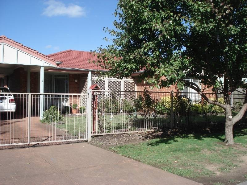 7 Hilaire Place, Whittlesea VIC 3757