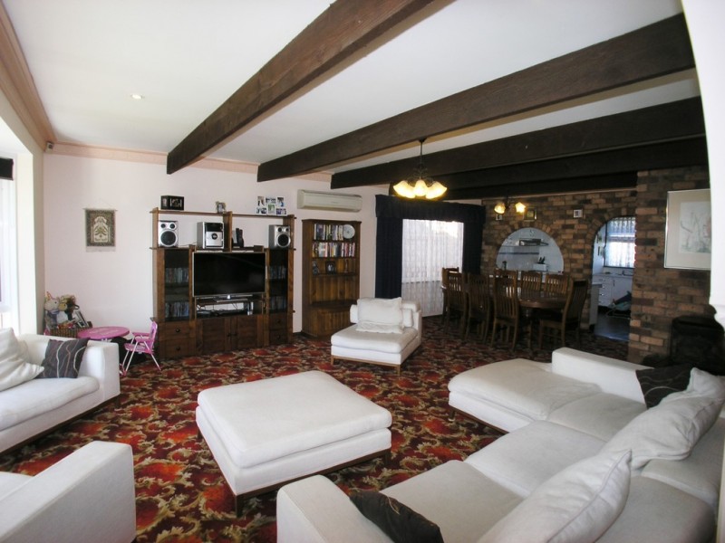 24 Boronia Crescent, Orange NSW 2800