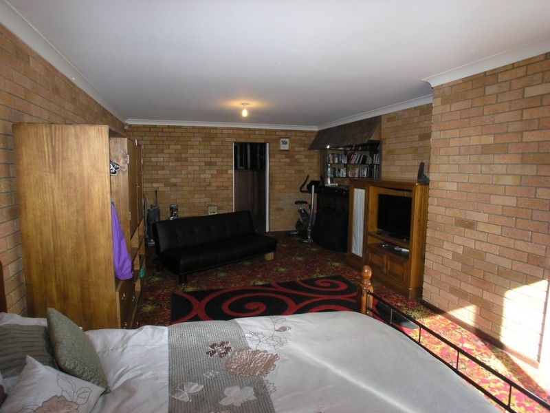 24 Boronia Crescent, Orange NSW 2800