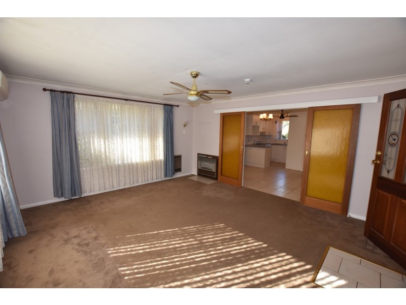 3 Courallie Drive, Orange NSW 2800