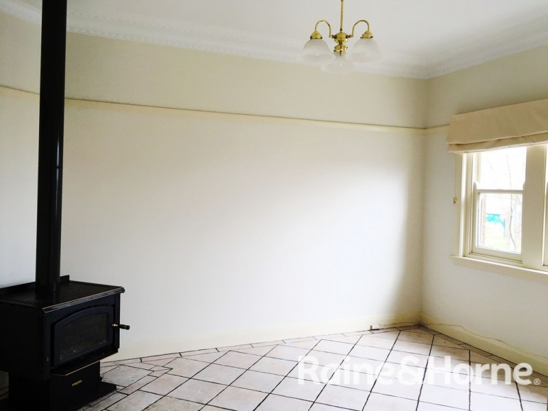 90 Warrendine Street, Orange NSW 2800