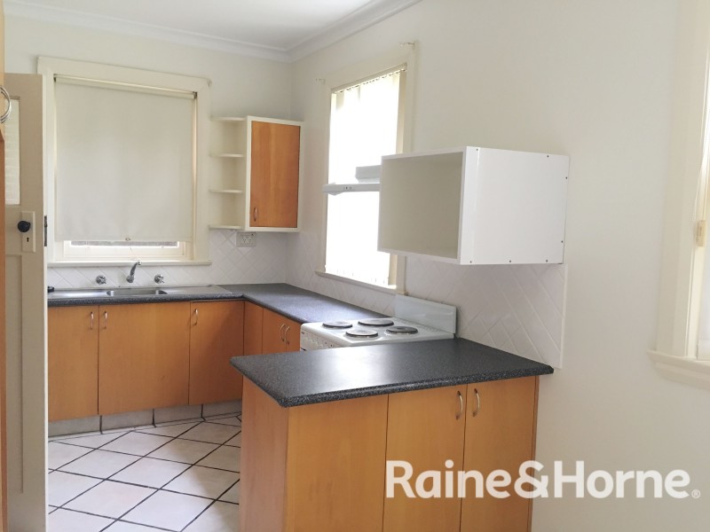 90 Warrendine Street, Orange NSW 2800