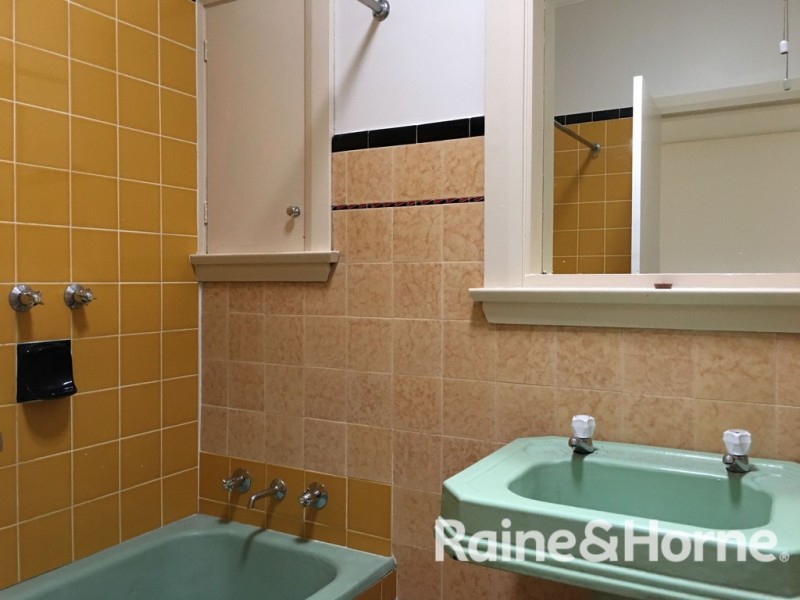 90 Warrendine Street, Orange NSW 2800