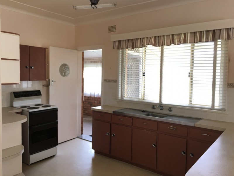 361 Peisley Street, Orange NSW 2800