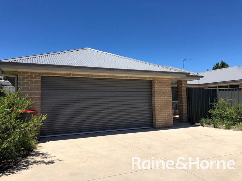 6 Whitney Place, Orange NSW 2800