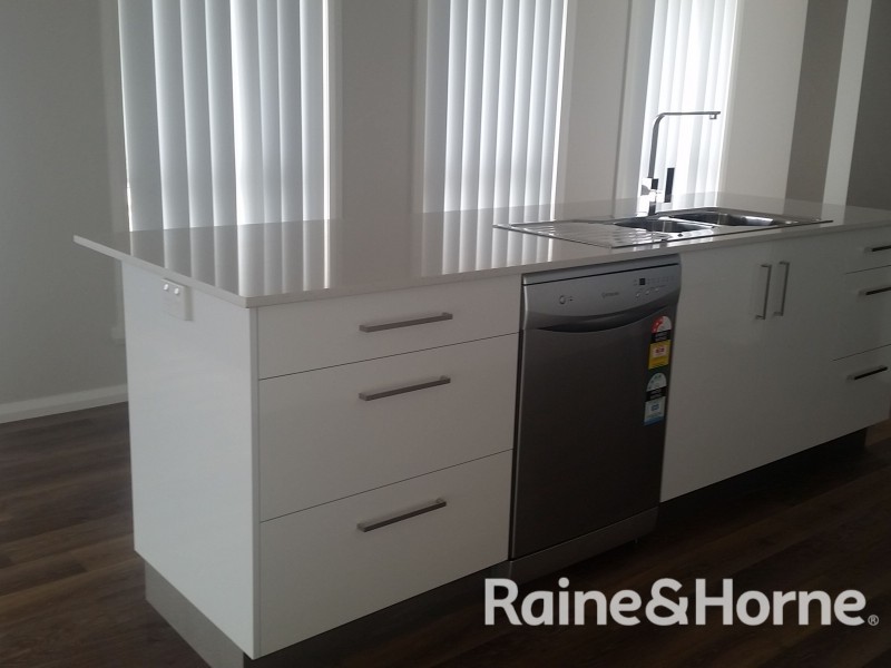 6 Whitney Place, Orange NSW 2800