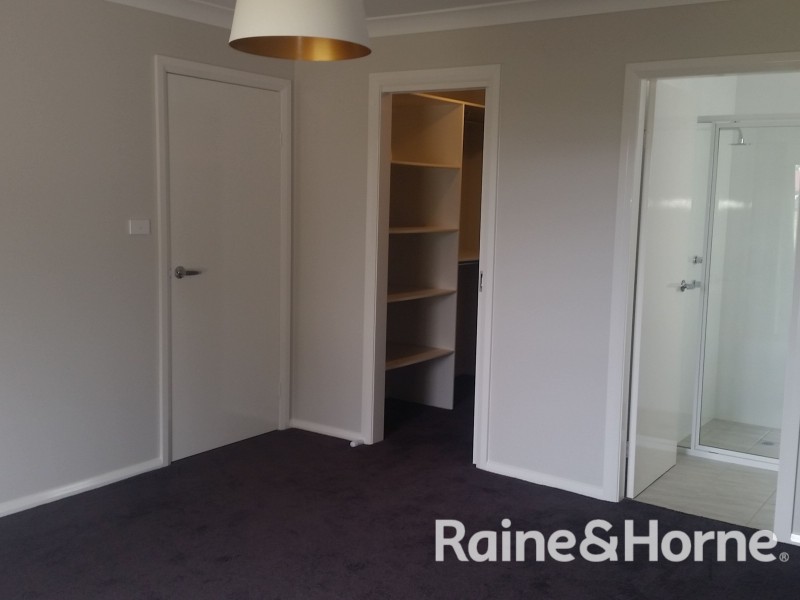 6 Whitney Place, Orange NSW 2800