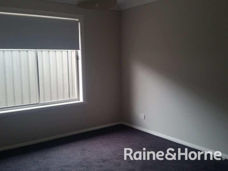 6 Whitney Place, Orange NSW 2800