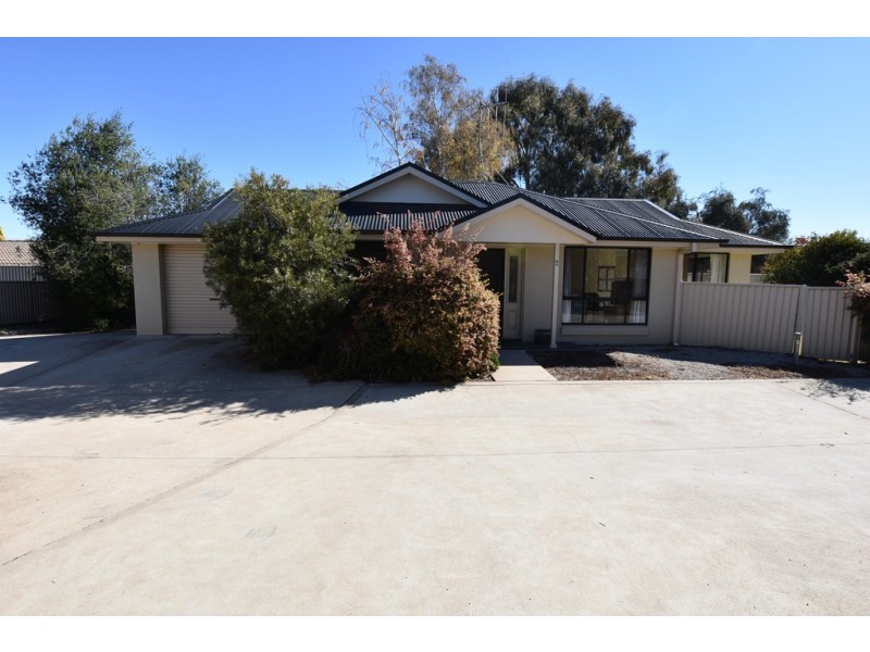 2/93 Margaret Street, Orange NSW 2800