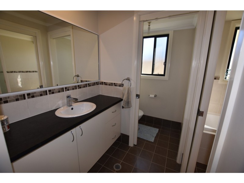 2/93 Margaret Street, Orange NSW 2800