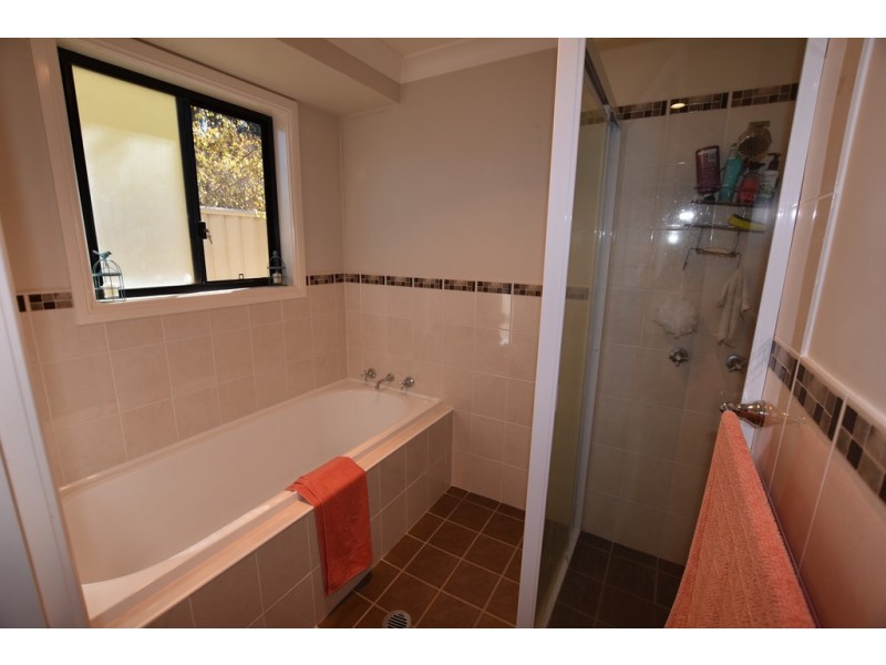 2/93 Margaret Street, Orange NSW 2800