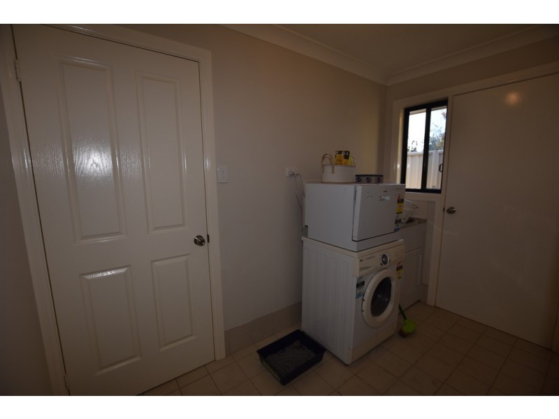 2/93 Margaret Street, Orange NSW 2800