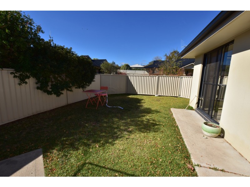 2/93 Margaret Street, Orange NSW 2800