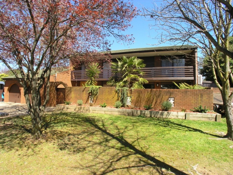 13 Wahratta Way, Orange NSW 2800