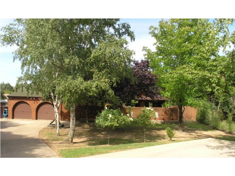 13 Wahratta Way, Orange NSW 2800