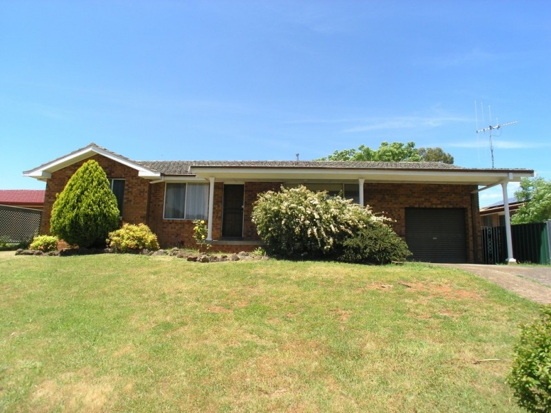 35 Boronia Crescent, Orange NSW 2800