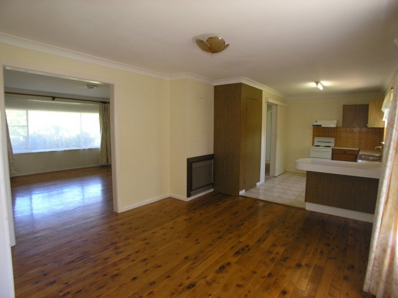35 Boronia Crescent, Orange NSW 2800