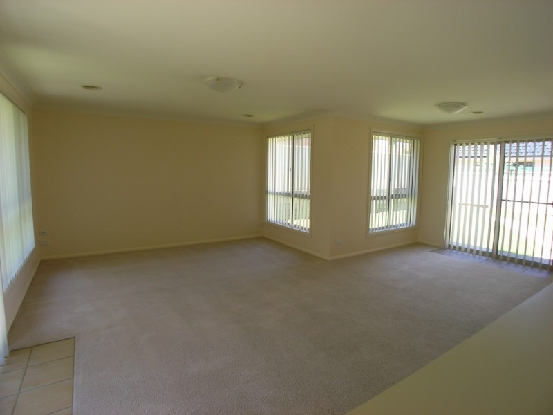 33 Roselawn Drive, Orange NSW 2800