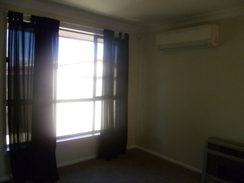 300 Peisley Street, Orange NSW 2800