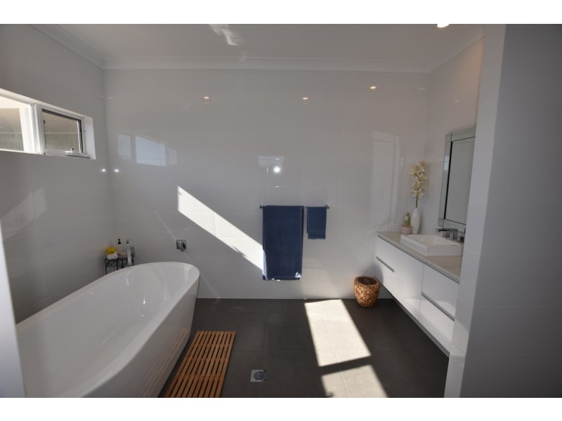 5 Bowman Avenue, Orange NSW 2800