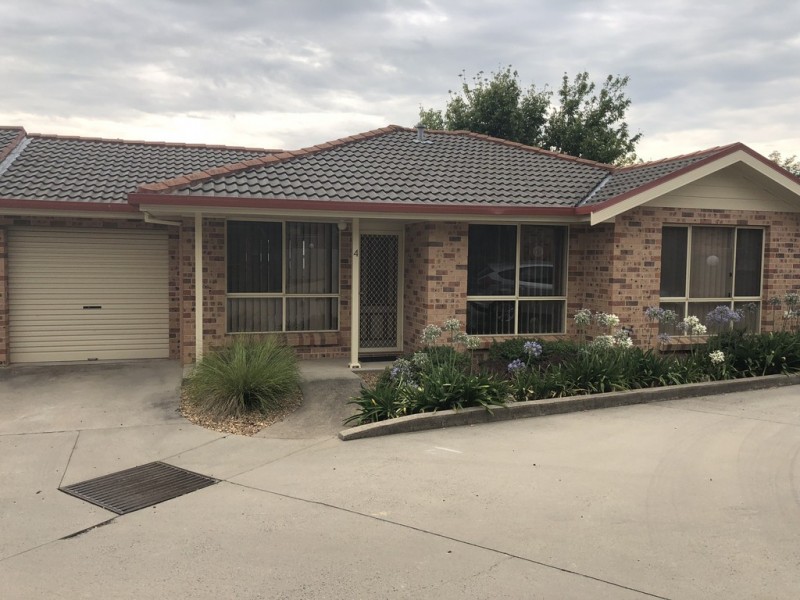 4/16 Forbes Road, Orange NSW 2800