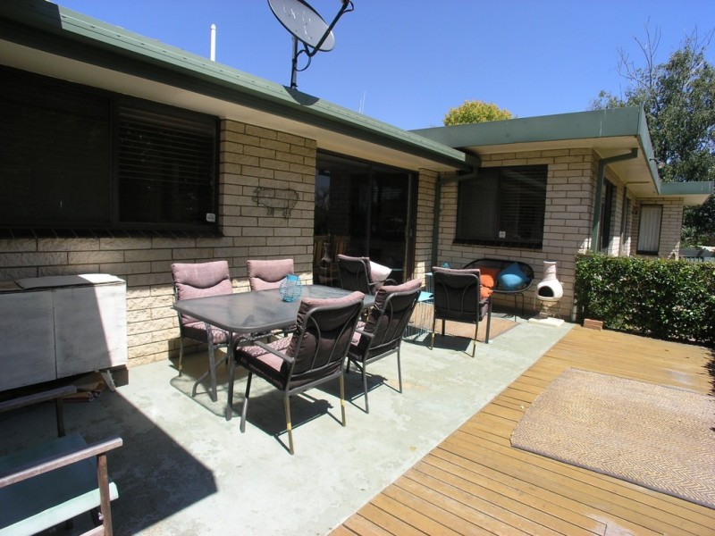 126 Coronation Drive, Orange NSW 2800