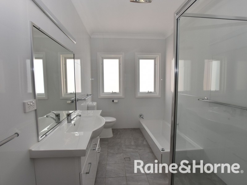 2 Moad Street, Orange NSW 2800