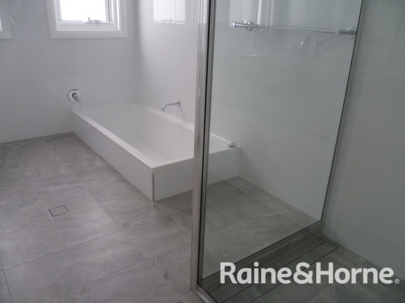 2 Moad Street, Orange NSW 2800