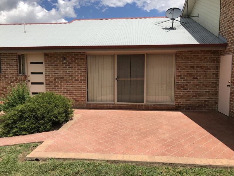 5 Daley Place, Orange NSW 2800