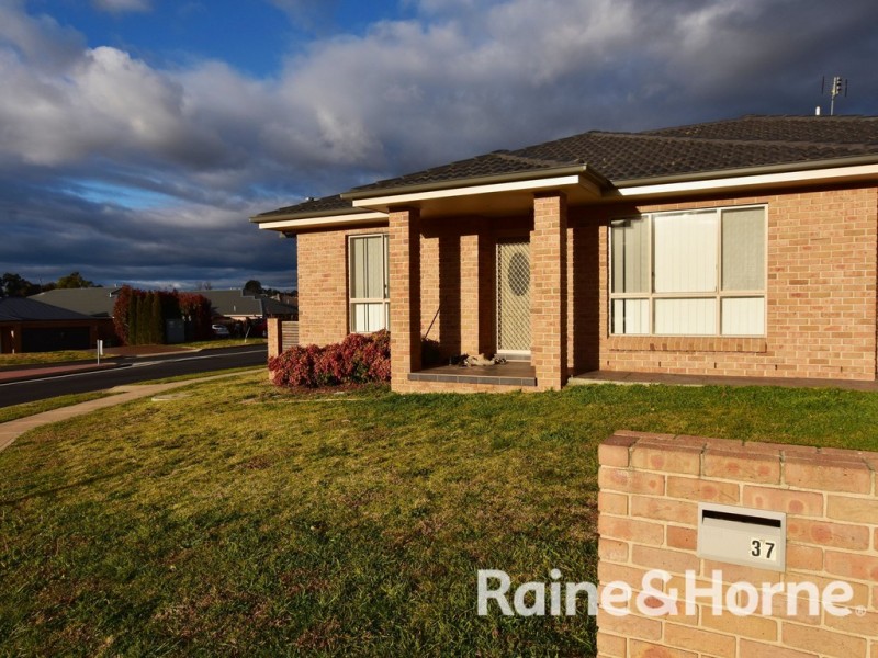 37 Catania Street, Orange NSW 2800