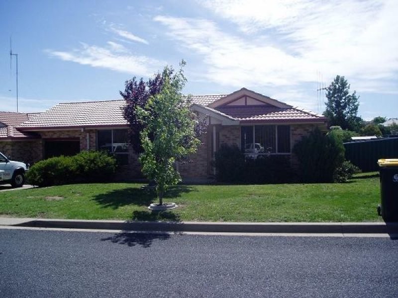 36 Northstoke Way, Orange NSW 2800