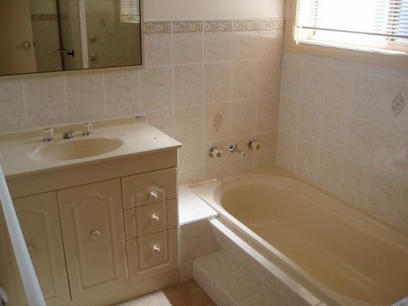 36 Northstoke Way, Orange NSW 2800