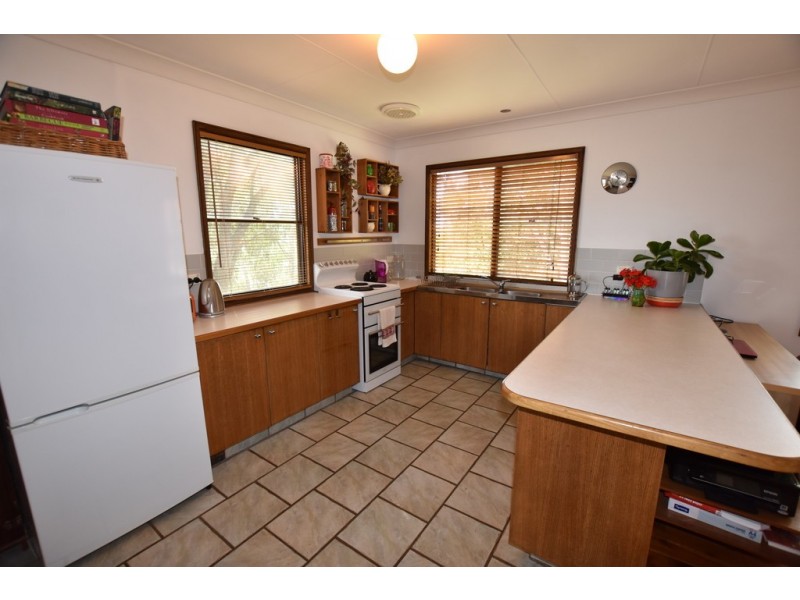 18 Carcoar Street, Spring Hill NSW 2800