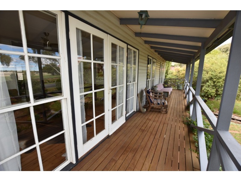 18 Carcoar Street, Spring Hill NSW 2800