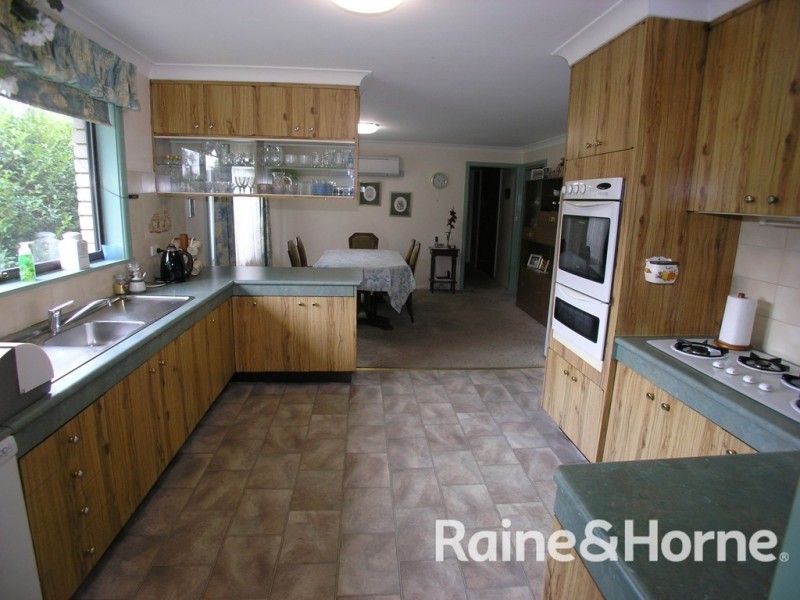 35 Sunny South Crescent, Orange NSW 2800