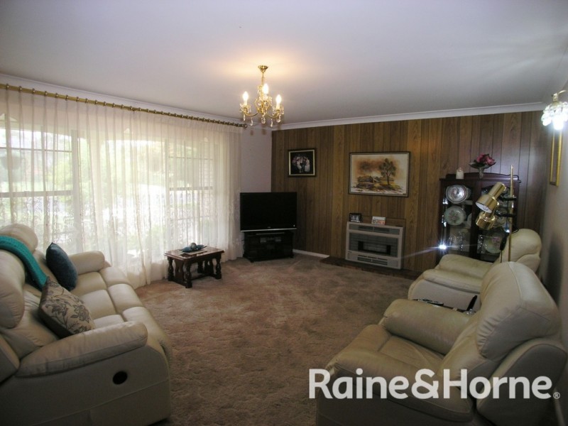 35 Sunny South Crescent, Orange NSW 2800