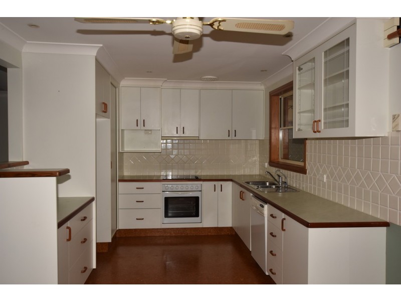 9 Holly Place, Orange NSW 2800