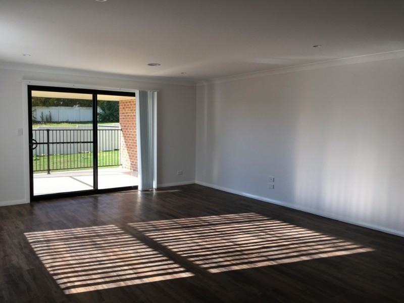 12 Holman Way, Orange NSW 2800
