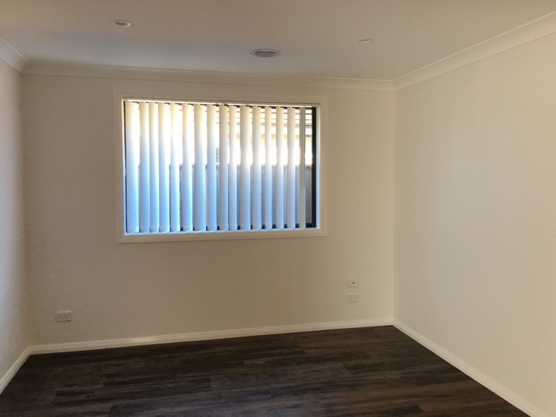 12 Holman Way, Orange NSW 2800