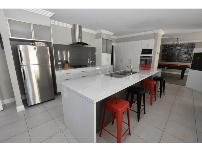 9 Brock Place, Orange NSW 2800