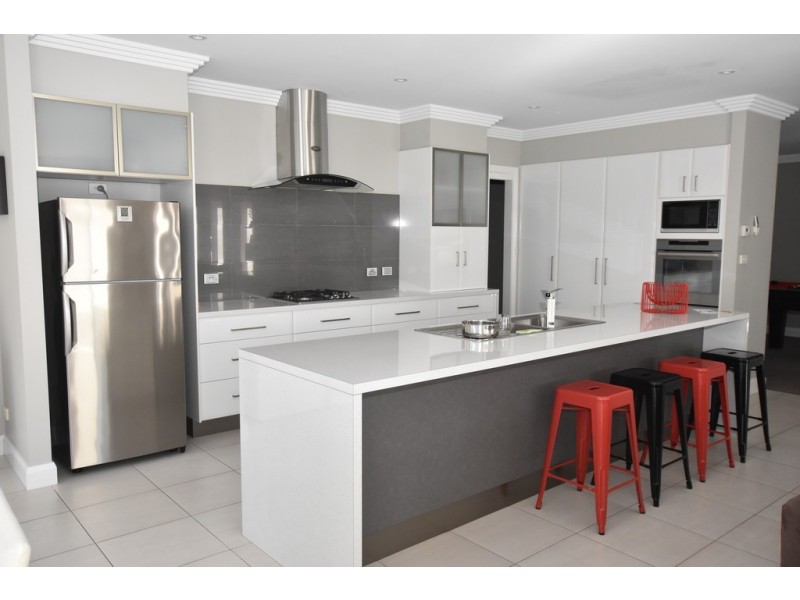 9 Brock Place, Orange NSW 2800