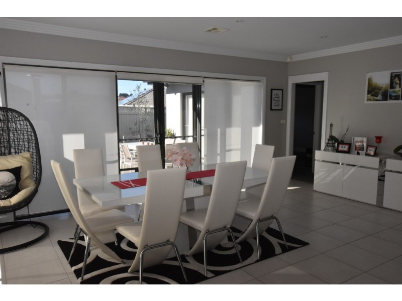 9 Brock Place, Orange NSW 2800