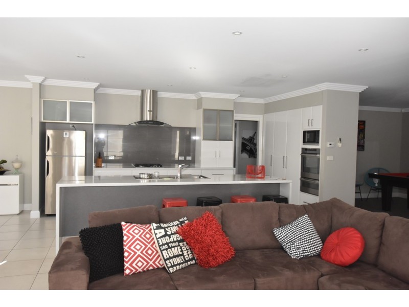 9 Brock Place, Orange NSW 2800