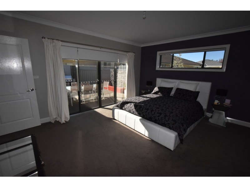 9 Brock Place, Orange NSW 2800