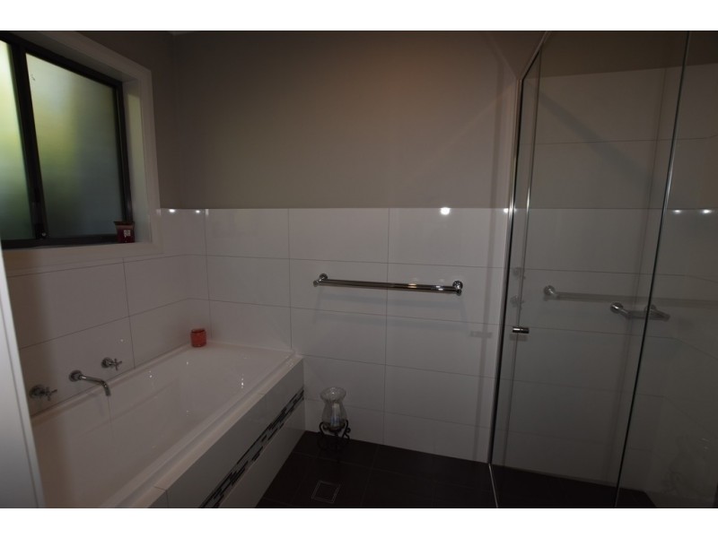 9 Brock Place, Orange NSW 2800