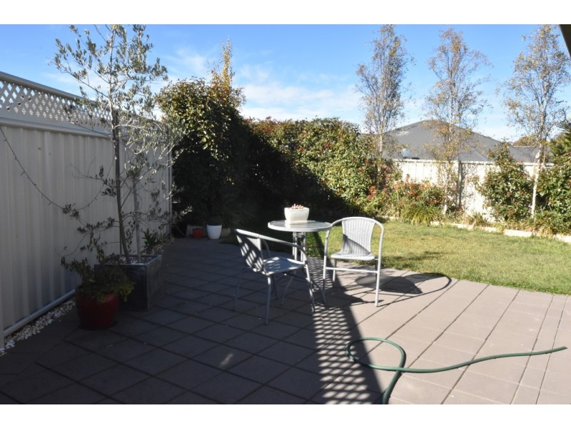 9 Brock Place, Orange NSW 2800