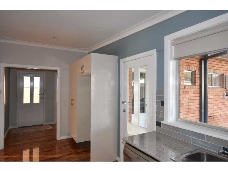 8 Wakeford Street, Orange NSW 2800
